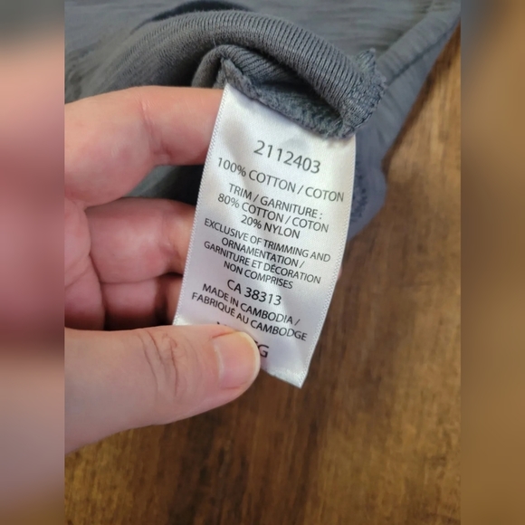 FREE W BUNDLE Bleu Gray crochet detail t-shirt - Picture 6 of 10